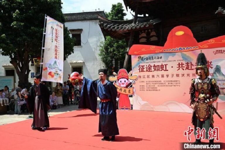 圖為主題情景劇《忠義文龍》。