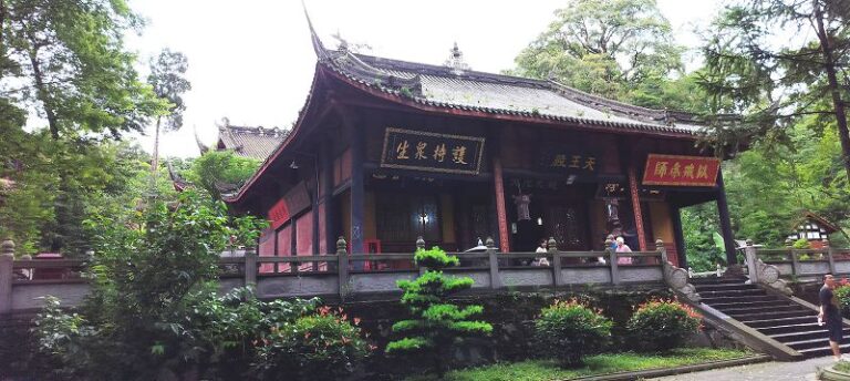 雅安雲峰寺值得一遊!(蔡叔涓攝)