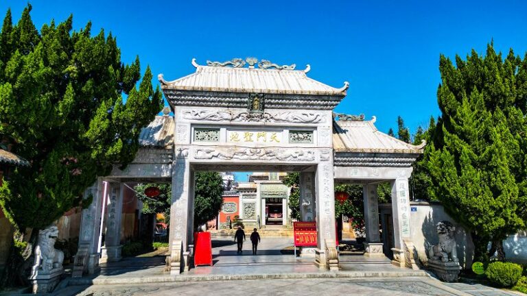 1月12日，位於長汀縣城東大街的汀州天后宮，吸引遊客前來參觀。