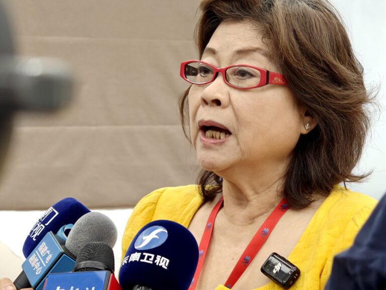6月14日，台灣海峽兩岸民意交流基金會秘書長朱鳳芝在兩岸智庫論壇上接受兩岸媒體聯合採訪。
