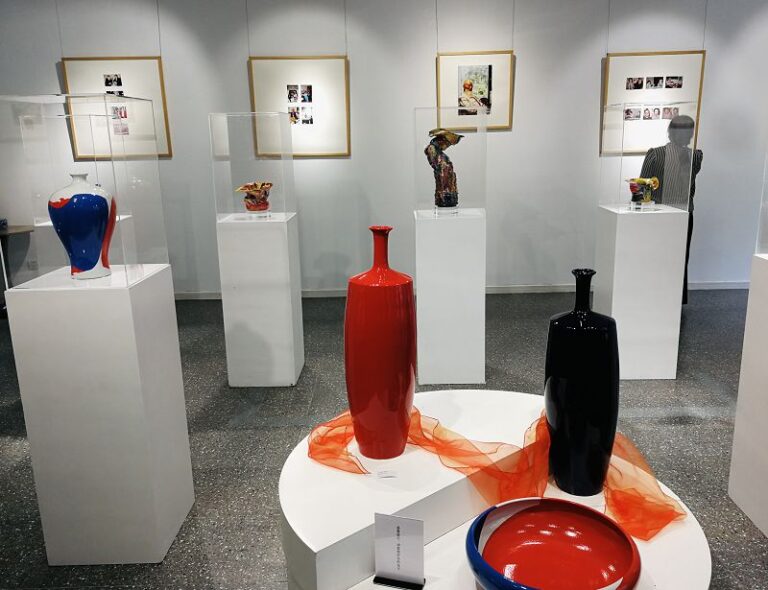 6月1日，180件兩岸陶瓷藝術作品在杭州富陽展出。