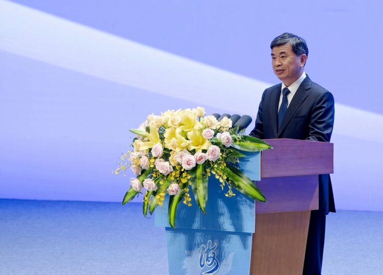 福建省委書記周祖翼在第十六屆海峽論壇大會致辭。