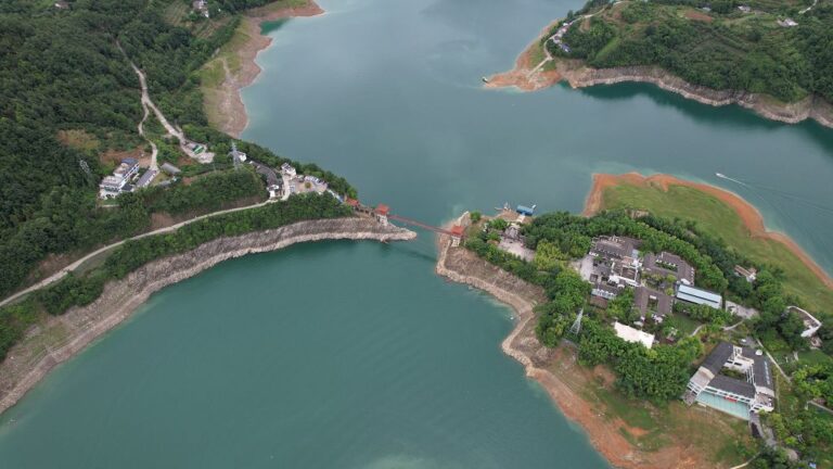 1康市的瀛湖是西北地方最大的淡水湖。(航拍圖樂仔攝)