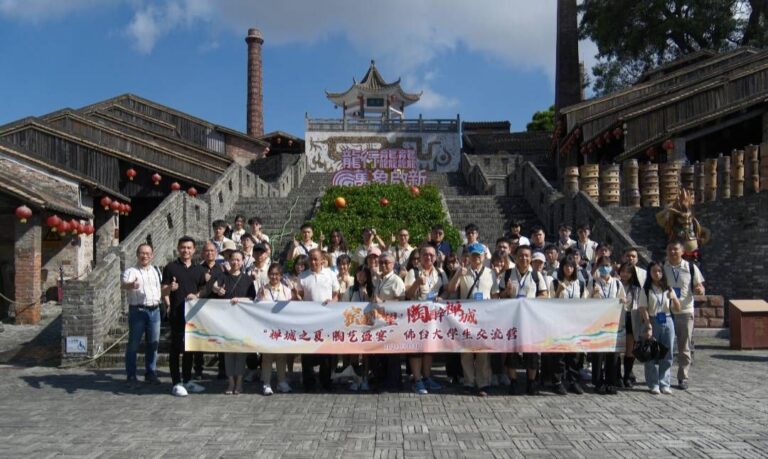 佛台青年學子在禪城探索非遺文化
