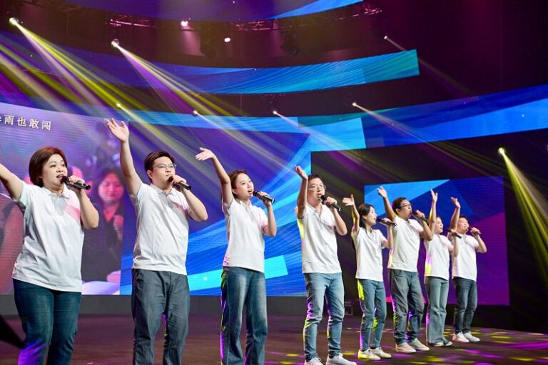 1走進政協 臺灣青年說活動現場臺青表演。