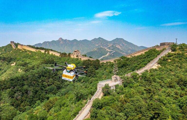 8月16日，美團無人機北京八達嶺長城景區配送航線開航。
