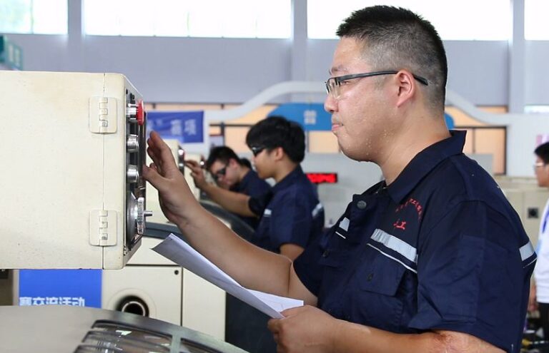 兩岸選手比拚車工技能。