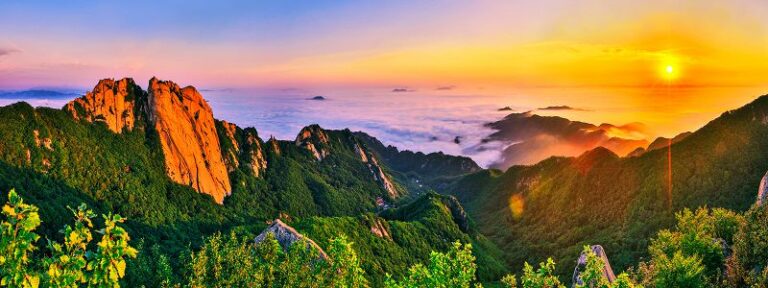 丹東景色優美，江、河、湖、海、山景致美。(劉寶多攝)