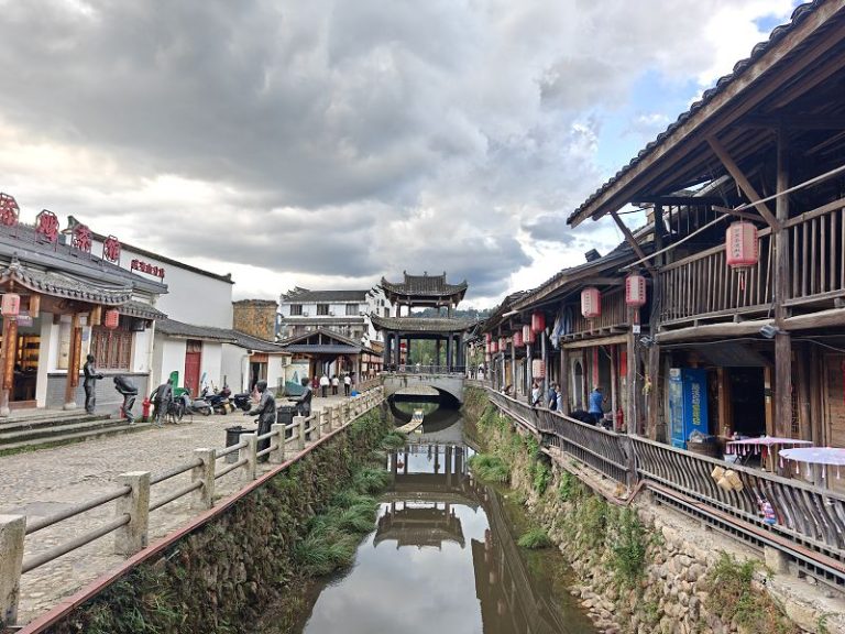 11月16日，福建省武夷山市下梅村吸引遊客前來參觀。下梅村，是「中國歷史文化名村」，是從福建武夷山至俄羅斯聖彼得堡的「萬里茶路」的起點。