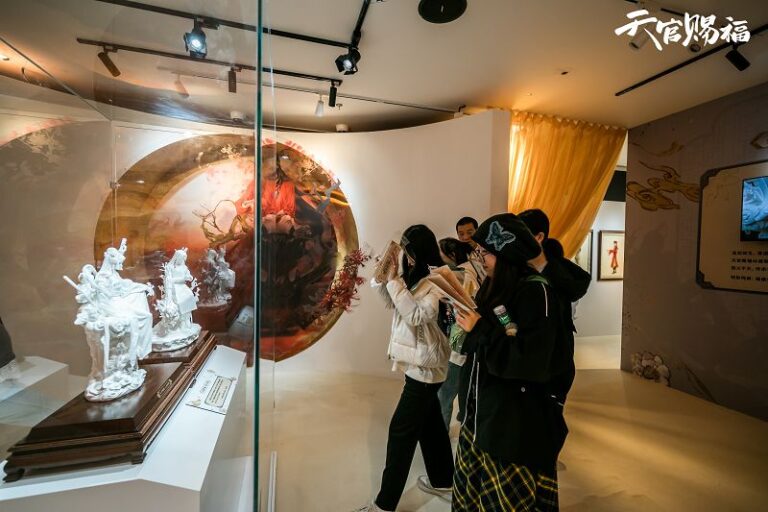 《天官賜福》兩尊特製白瓷像驚艷眾多粉絲