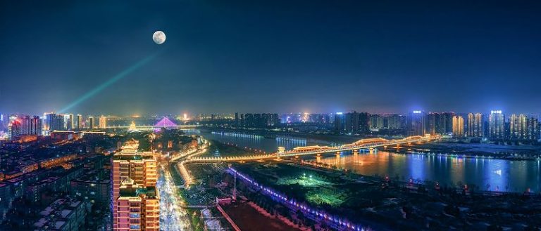 今年陝臺會特地設立咸陽分會場，來賓可以欣賞咸陽市美麗夜景!