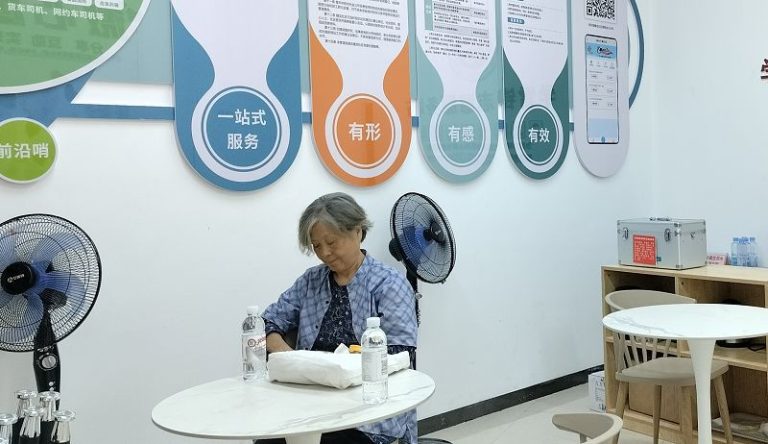 廣西南寧市蟠龍社區裡居民交流空間。（蔡叔涓攝）