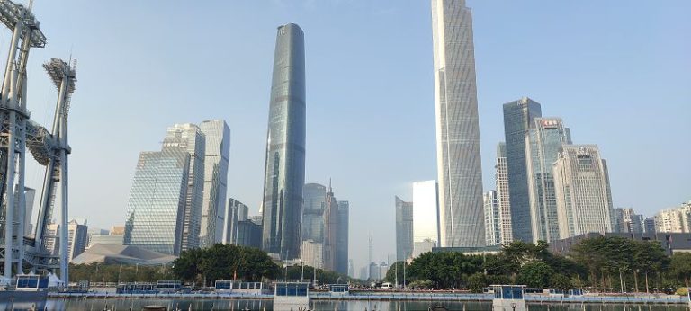 A許多摩天高樓，令廣州城市風貌煥然一新!(蔡叔涓攝)