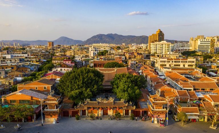 位於泉州市鯉城區南門天後路的泉州天后宮，古時是出海必經之地，不遠處是市舶司。