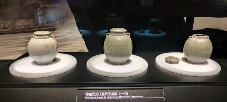 臨安吳越文化博物館藏秘色瓷精品。(蔡叔涓攝)