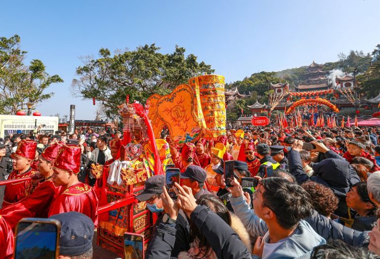 2月5日，「媽祖賜福，歡慶元宵」——莆台同胞護駕媽祖金身回上林故居省親布福活動在福建湄洲島舉行。