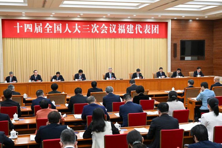 两会丨李希参加福建代表团审议