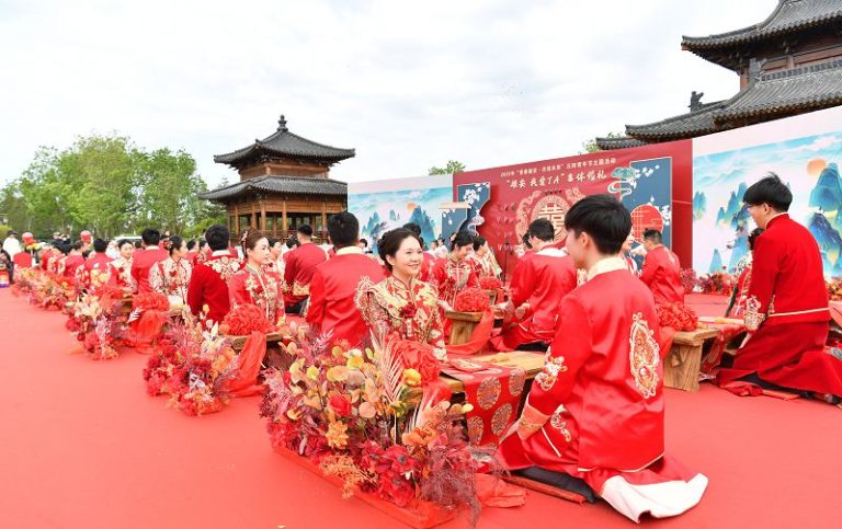 雄安新區舉行集體婚禮解鎖「中式浪漫」