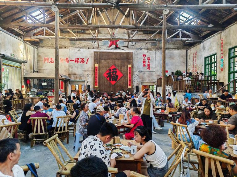 南昌老茶館「泡」出全齡「鬆弛感」