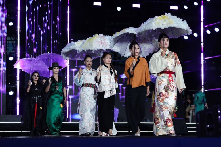 2025年藏族服飾文化藝術節在青海啟幕