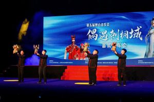 兩岸偶戲同台 霹靂音樂會泉州演出