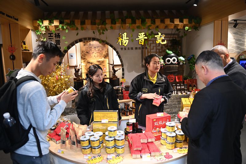 文旅賦能廣西千年古鎮 煙火重燃「味」引八方