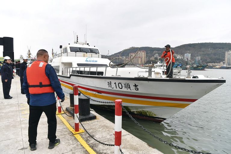 圖為「吉順10號」客輪抵達福州港黃岐客運站碼頭。 中新社