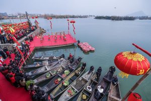 水乡传统社戏迎新春（1）XxjpsgC000233_20260202_PEPFN0A001