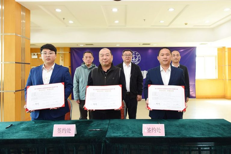 13日，廈門市首個客船安全航行自律約定——《廈門港西部水域客船安全航行自律十條》簽訂。