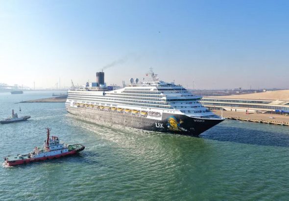 3月18日，東方郵輪公司旗下國際郵輪「理想」號在天津首航。