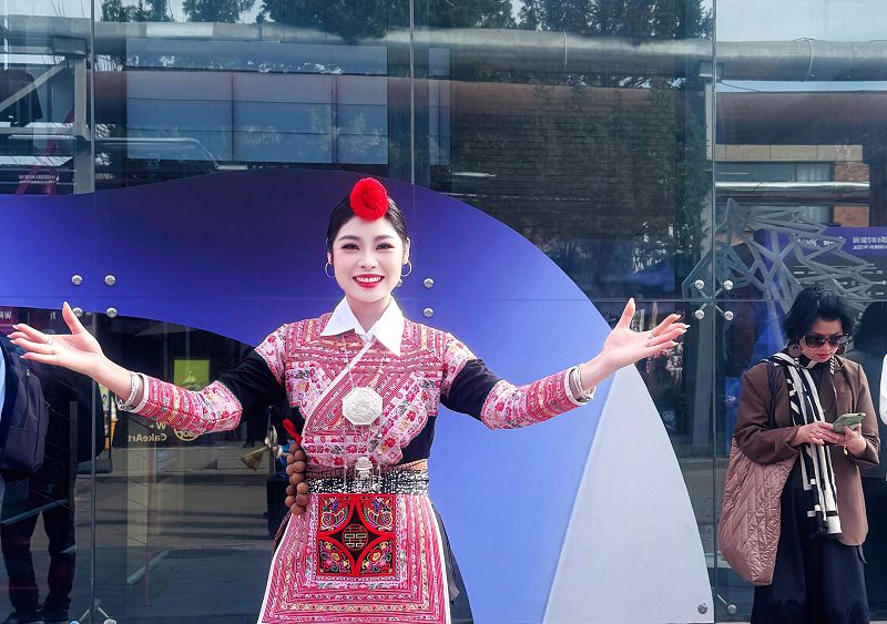 3月27日，寧德畬族姑娘雷素祿在北京參加2026中國國際時裝週（春季）。（受訪者供圖）