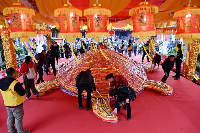 3月3日，福建泉州天后宮與台灣澎湖天后宮攜手舉辦第20屆泉·澎「乞龜」民俗文化活動揭彩點睛儀式。中新社