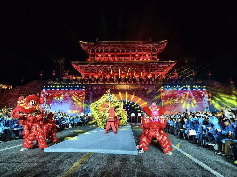 圖為活動在長汀古城濟川門前舉行。 中新社