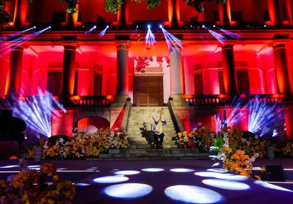 25日晚，第十二屆鼓浪嶼詩會開幕。圖為「世遺生活 詩意琴島」開幕音樂會。　(鼓浪嶼管委會 供圖)