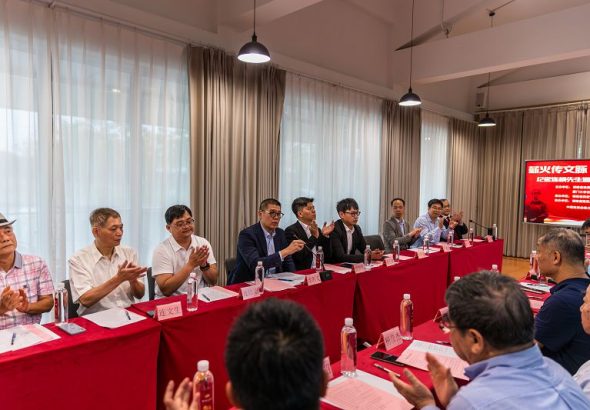 4月21日，「紀念連橫先生逝世九十週年座談會」在廈門集美舉辦。 中新社