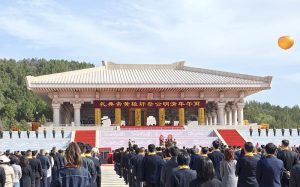 4月5日，丙午（2026）年清明公祭軒轅黃帝典禮在陝西省延安市黃陵縣黃帝陵舉行。　中新社