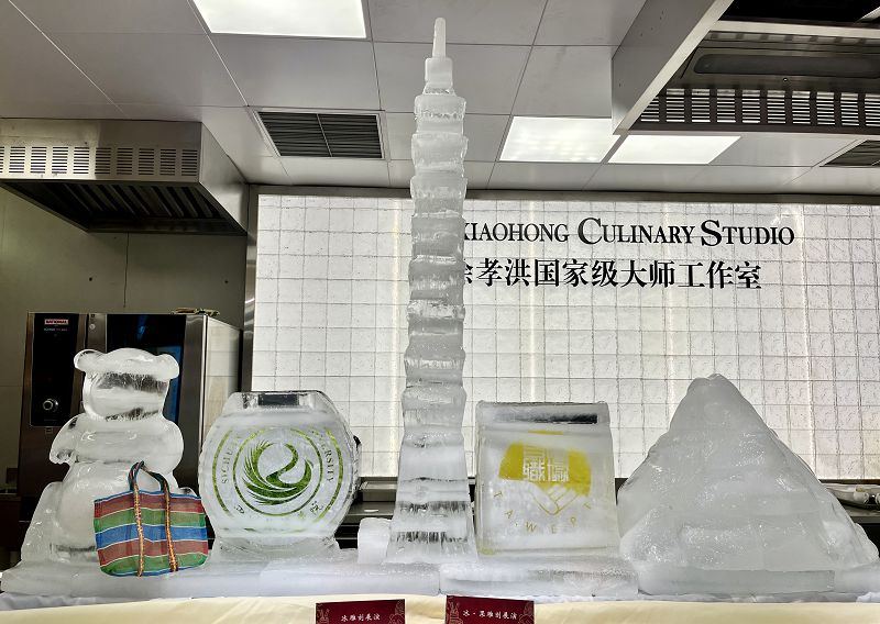 2026年5月，四川旅遊學院，台灣學員做的冰雕。