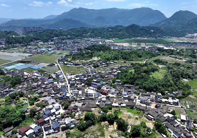 5月19日，航拍福建省福州市羅源縣起步鎮，桂林村位於起步鎮仙茅山腳下。（無人機照片）中新社