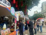 9日，2026五月榕台兩岸融合台灣好物市集上的美食吸引民眾駐足品嚐。