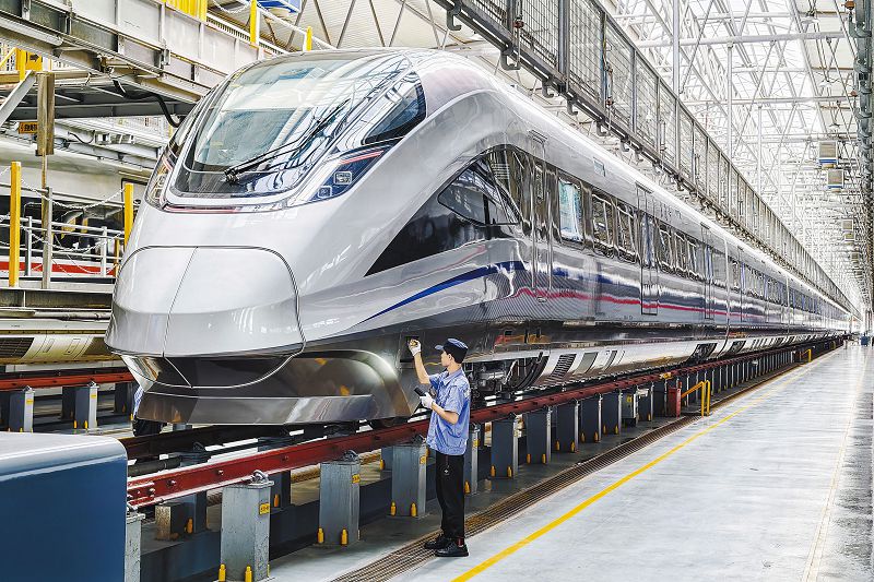 62b新一代CRH6F智能城際動車組將投入運行。