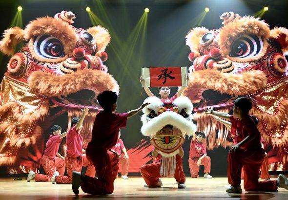 7月16日，2026海峽兩岸青少年街舞邀請展演在福建福州馬尾舉行。圖為永泰五克街舞團原創作品《承》演出現場。 中新社