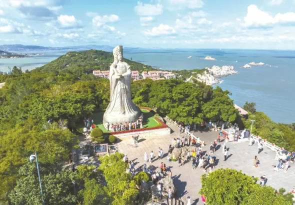 湄洲媽祖石雕像