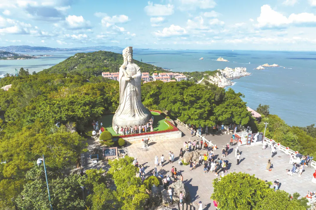 湄洲媽祖石雕像