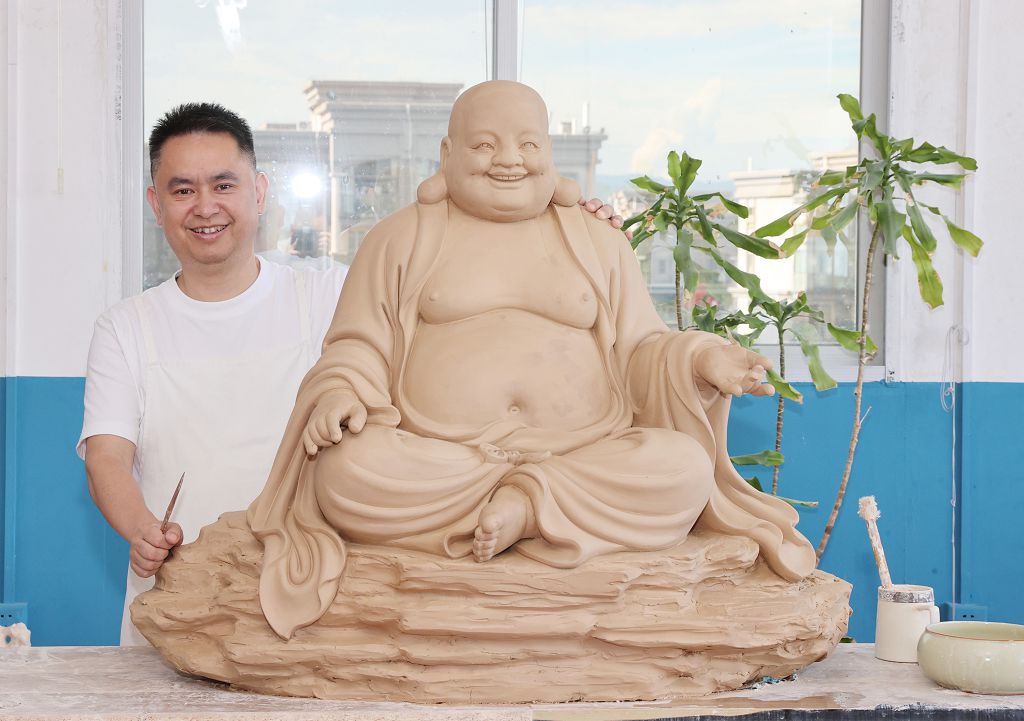 吳志勇大師創作《彌勒菩薩》作品。