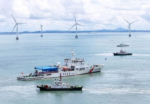圖為8月20日，2026年福建沿海海上風電水域安全應急演練在福清興化灣海上風電場附近水域完成全部預定科目。