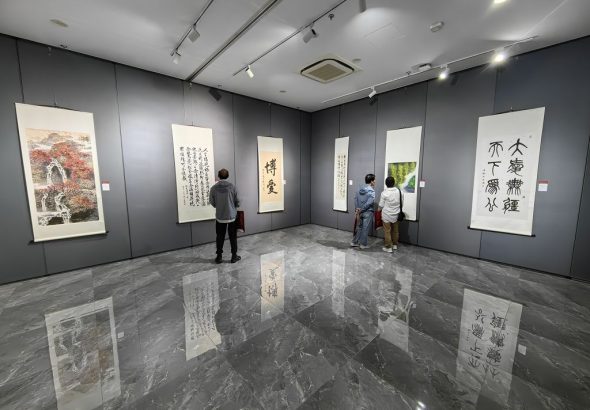 10月12日，「融繪兩岸 翰墨丹青」——第三屆海峽兩岸書畫藝術交流展在上海開幕。
