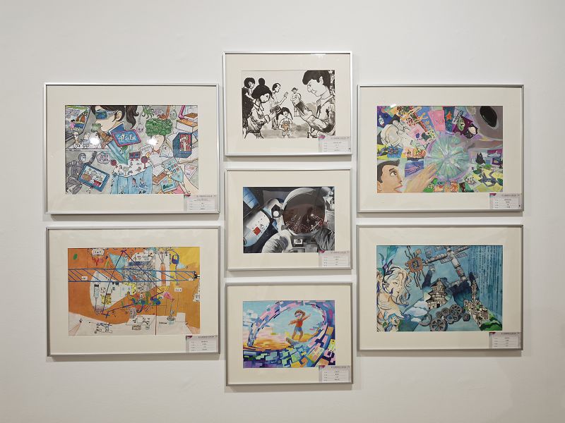 10月17日，以「信」為主題的第十七屆海峽兩岸少兒美術大展北京展在今日美術館開幕。圖為展出的部分參展作品。中新社